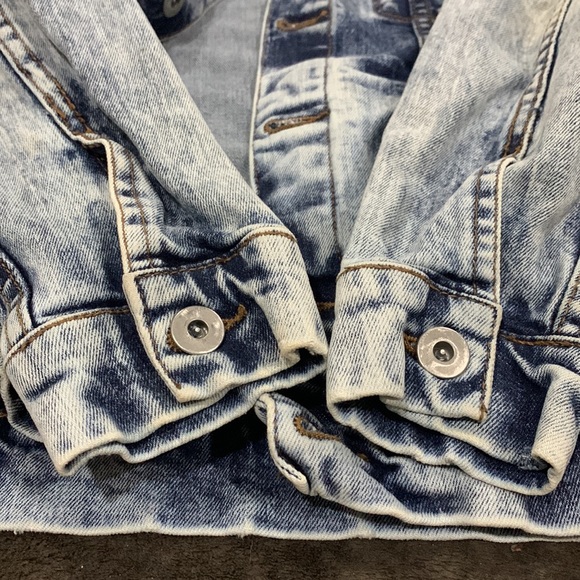 FRWD DENIM Distressed Jean Jacket - Picture 8 of 9